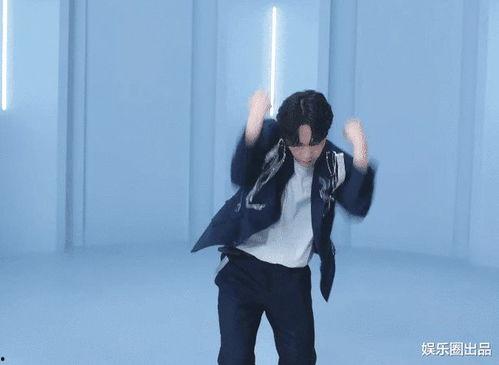 张艺兴跳舞视频,动感舞姿诠释音乐灵魂