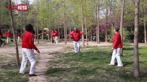 抖空竹表演视频,揭秘抖空竹表演的精彩瞬间