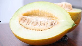 坐月子可吃黑瓜不,黑瓜适宜食用吗？营养与禁忌解析