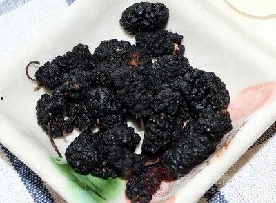 吃二甲双瓜拉黑屎正常吗,正常现象还是健康警示？