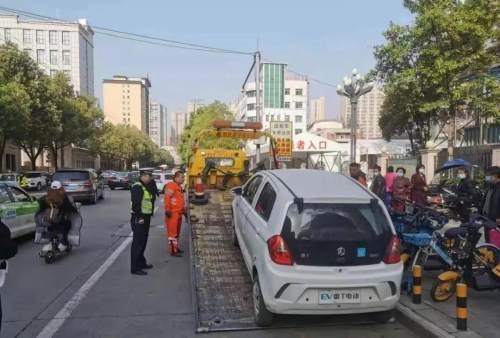 三轮车雨棚安装视频,轻松掌握一步到位的技巧