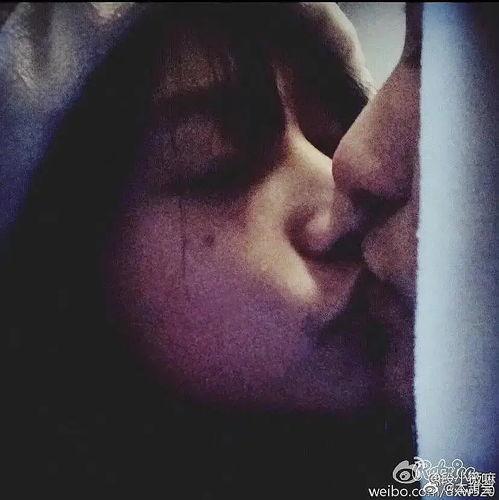 情侣亲吻视频,情侣亲吻视频捕捉浪漫瞬间