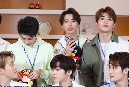 韩娱男团吃瓜爆料事件,揭秘吃瓜爆料背后的真相与争议